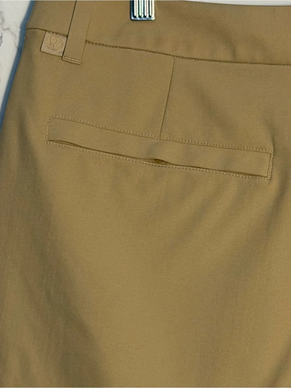 Lululemon ABC Classic-Fit 7” Warpstreme Shorts Men’s Size 32 Khaki